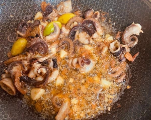 Mediterranean Style Octopus Spaghetti Step 7
