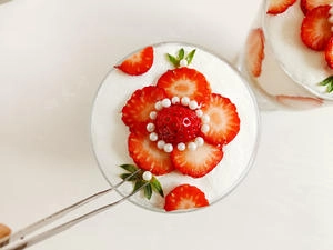 Strawberry Dessert|High Value Strawberry Cream Cake Cups Step 10