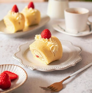 Strawberry Dessert|High Value Strawberry Cream Cake Cups Step 16