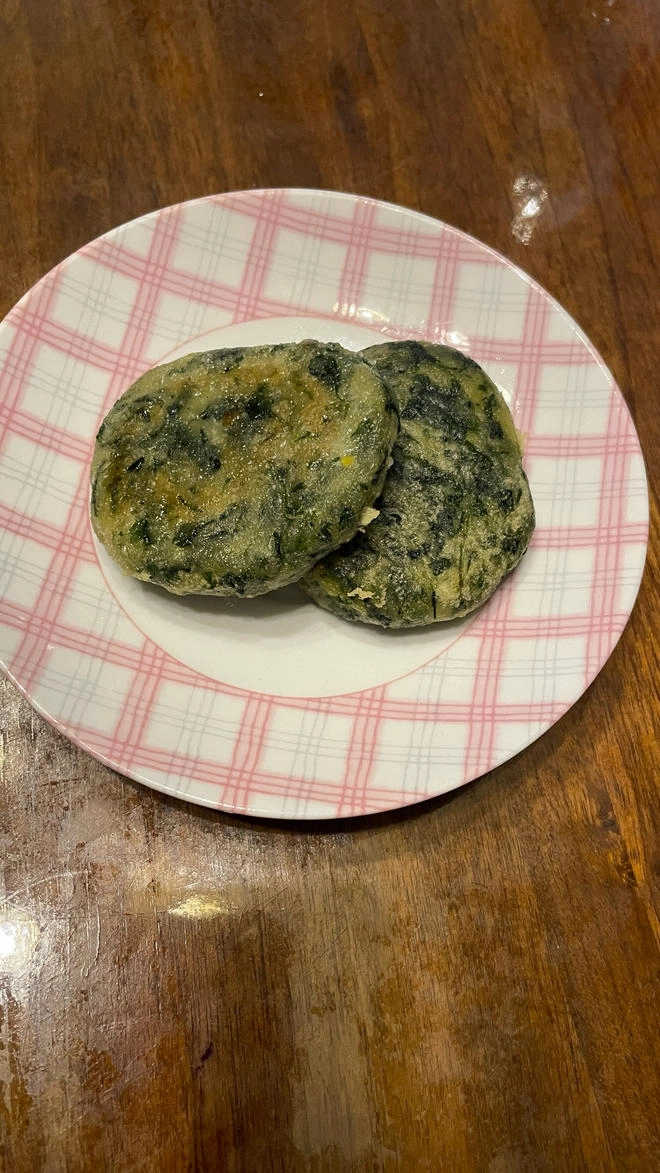 Close-up of Spring Delicacy - Straw Head Cake