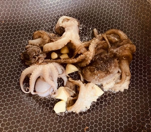 Mediterranean Style Octopus Spaghetti Step 2