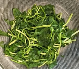 How to Make Dried Marjoram in 7 Steps Step 3