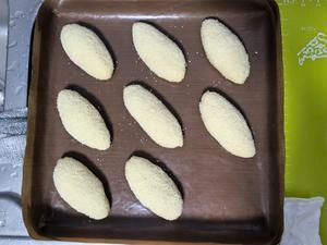 How to Make Cheese and Garlic Bread Step 1