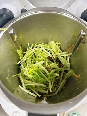 Stir Fried Beef Tenderloin with Snow Vegetables and Spring Bamboo Shoots (Cuisinart Version) Step 7