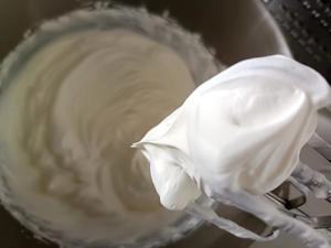 Strawberry Dessert|High-value Strawberry Cream Cake Cups Step 3