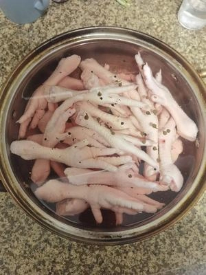 How to make "No Fry" Tiger Skin Chicken Feet Step 1