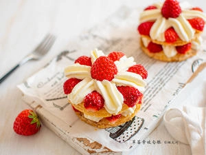 Strawberry Dessert|High-value Strawberry Cream Cake Cups Step 12