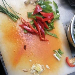 How to Make Stir-Fried Pork with Chili Peppers Step 2