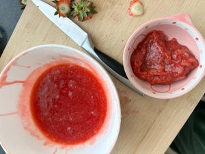 How to Make a Strawberry Cake with Strawberry Sauce Step 5