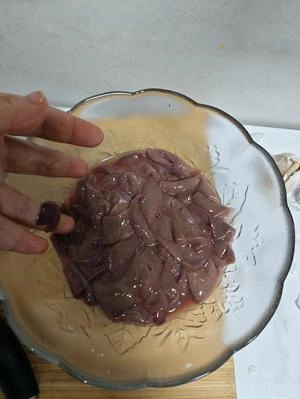 Stir-Fry Pork Liver Step 1