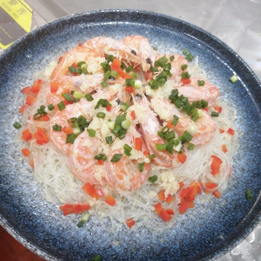 Close-up of Steamed Shrimp with Vermicelli